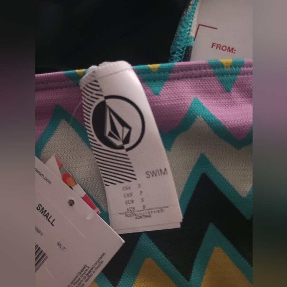 Volcom - Picture 5 of 5